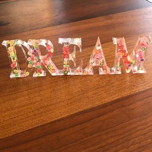 ‘Dream’ decor 2- $25 💕